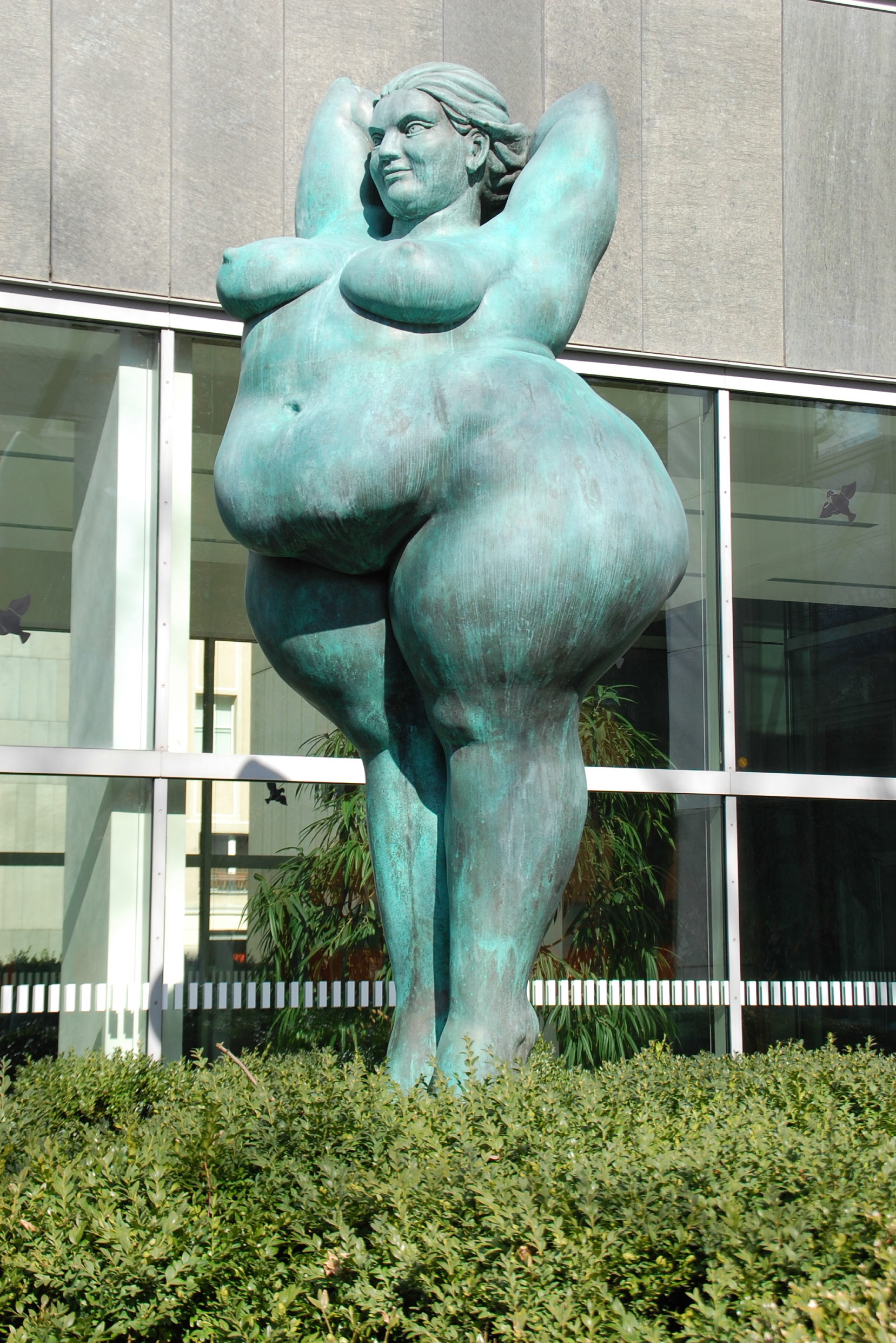 голая женская скульптура фото 106